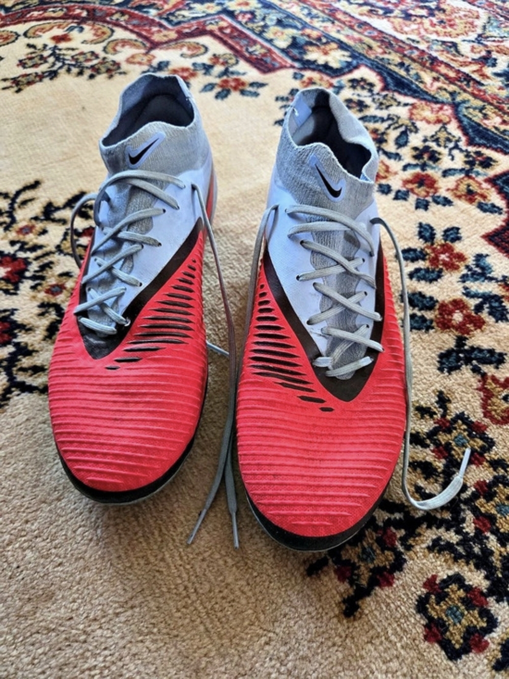 Nike Phantom Soccer Cleats Bright Crimson/ Light Blue US 11